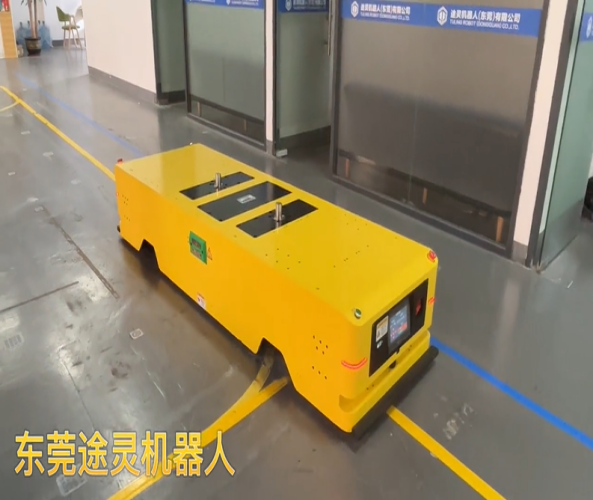 雙驅動潛伏牽引式AGV