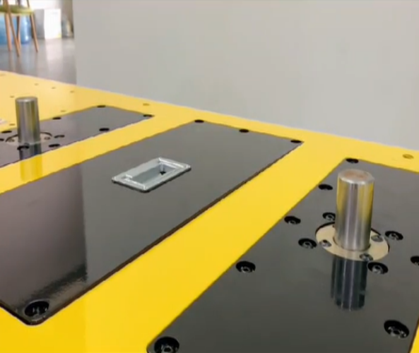 大負(fù)載潛伏牽引式AGV