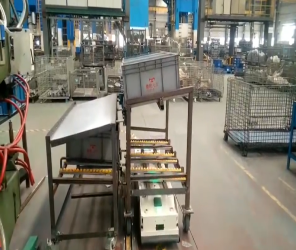 潛伏式雙層滾筒料車AGV應用